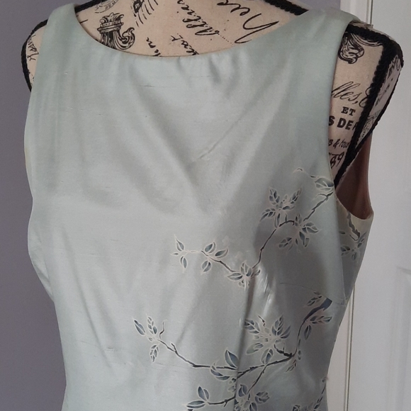100% Silk Ann Taylor dress - Picture 2 of 8